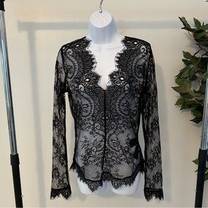 Never worn stretchy lace H&M blouse - medium size US 8